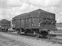 803480 Afbeelding van de goederenwagen (dekzeilwagen voor graanvervoer) nr. 40031 (type GRMK, serie NS 40001-20211) van ...